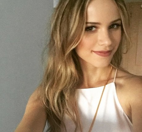Halston Sage hot actress galleries