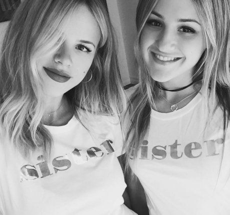 Halston Sage nice model picture