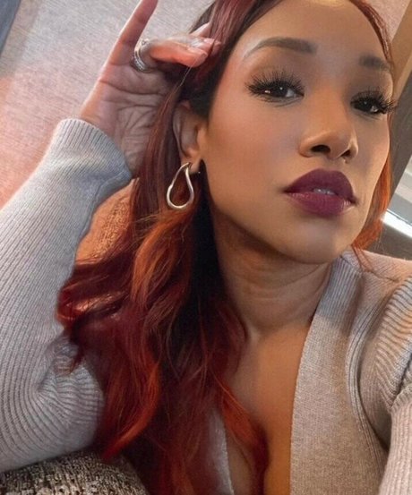 Candice Patton erotic pornstar gallery