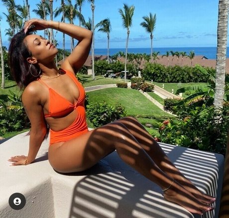 Candice Patton erotic star gallery