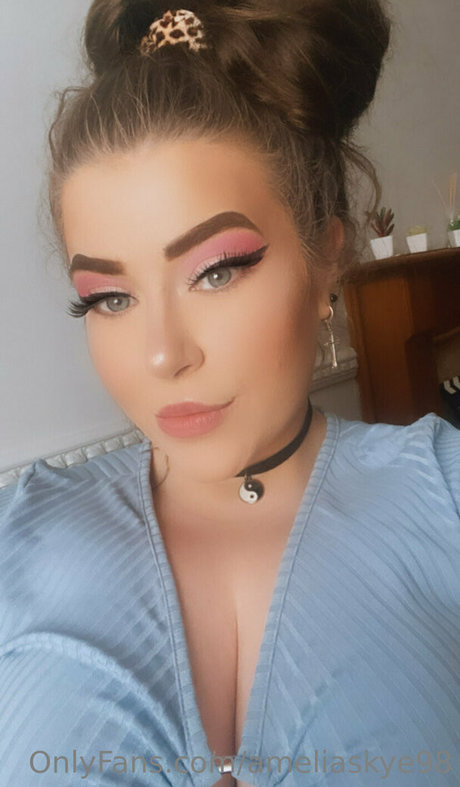 ameliaskye98 sexy actress archive