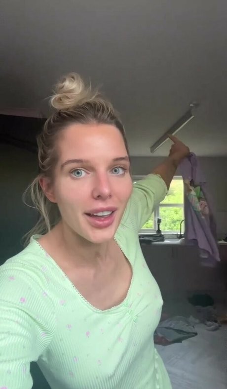 Helen Flanagan star erotic photo