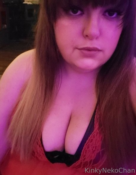 kinkynekochan sexy actress photos