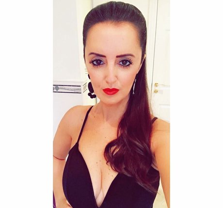 Melanie M pretty pornstar img