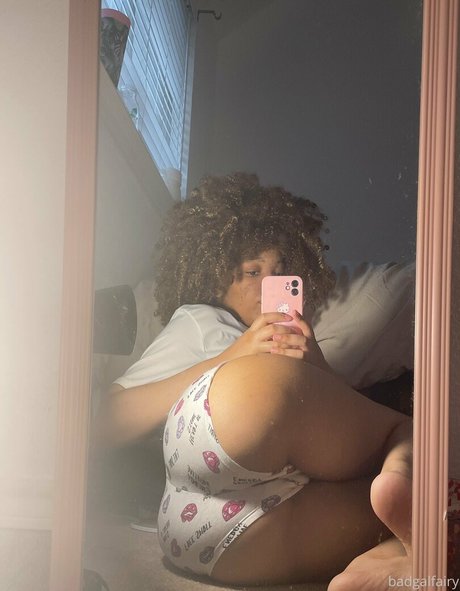 Badgalfairy model nude image