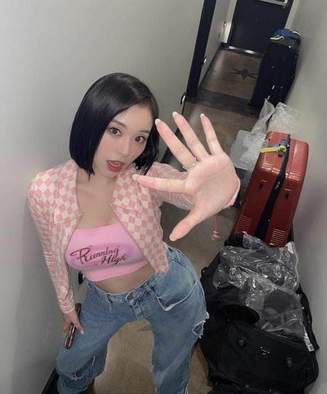 WomenK pop model pretty img