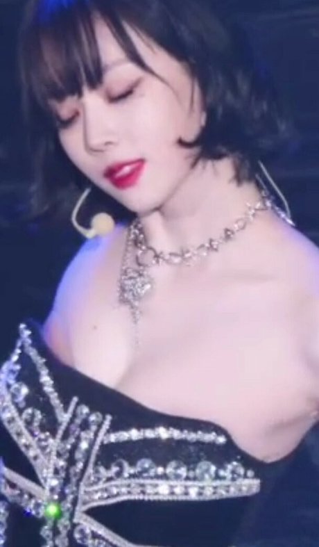 WomenK pop star high quality archive