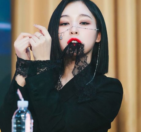 WomenK pop model hd gallery