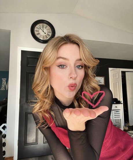 Audra Miller model naked img