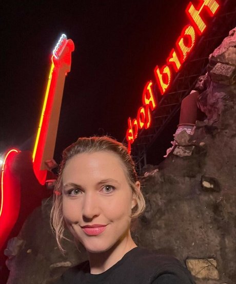 Taylor Tomlinson Profile Photo