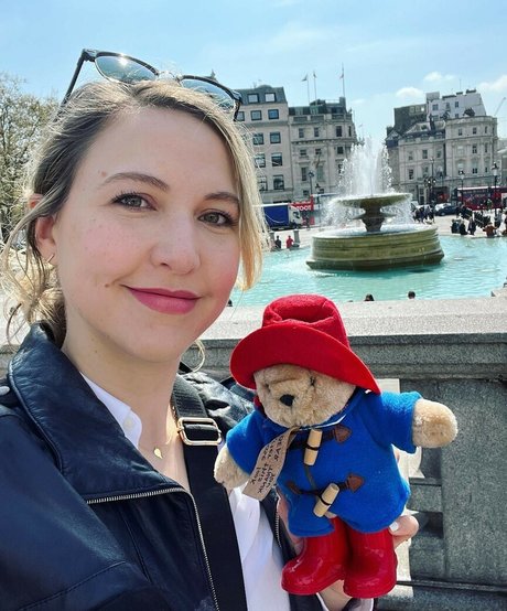 Taylor Tomlinson model sexy gallery