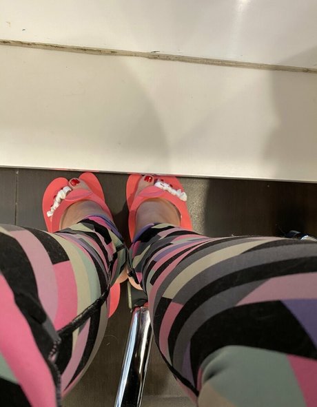 pale teen onlyfans adult image