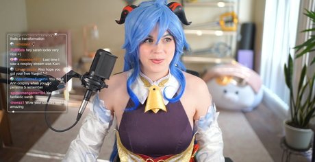 SarahKey naked model img