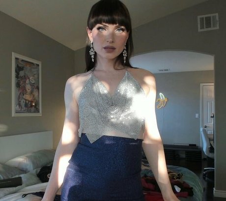 Natalie Mars perfect star image