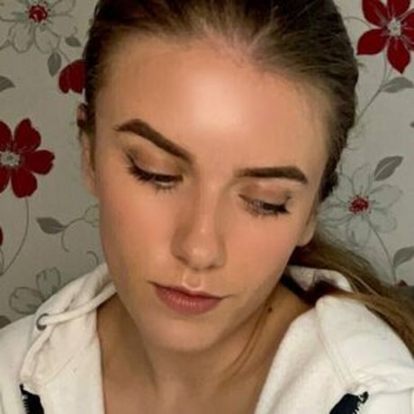 ari lovexo high quality model photo