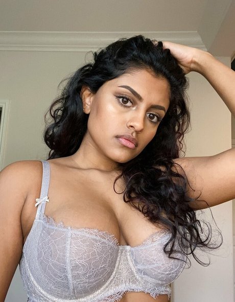 Yamini Nambimadom model porn pic
