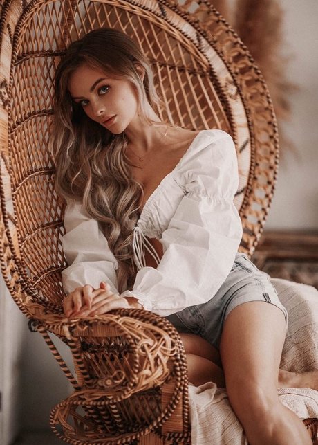 skinny white girl onlyfans porn pictures