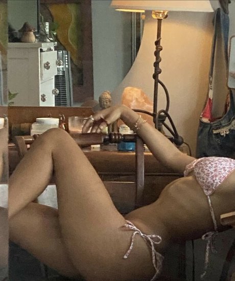 Aaliyeezy star beautiful pic