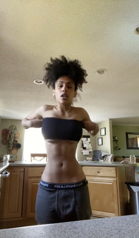 Aaliyeezy xxx star photos