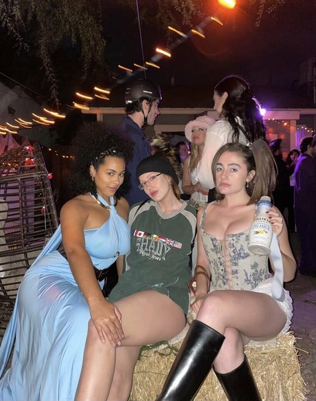 Raina Morris model porn images