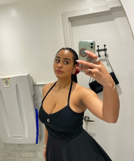 Raina Morris model free photos