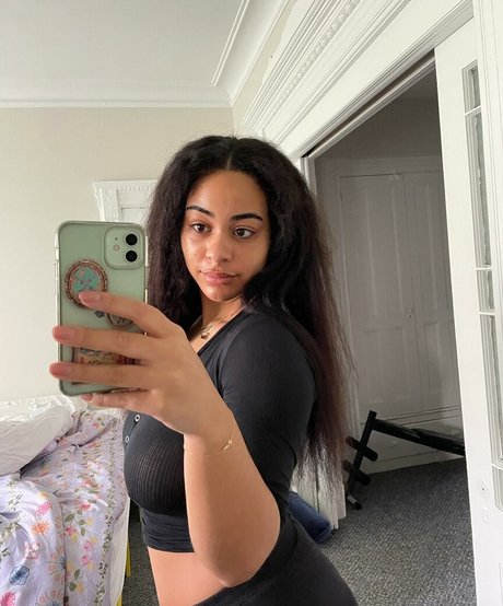 Raina Morris star nude photos