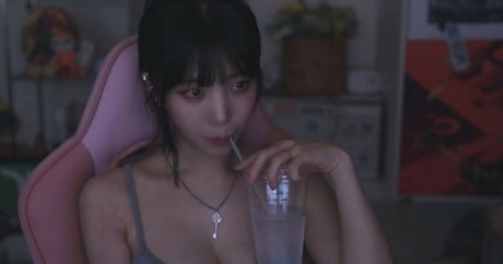 Baerasoni model nudes photos