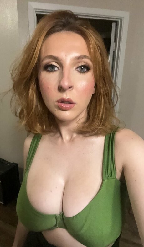 MeganBitchell model picture