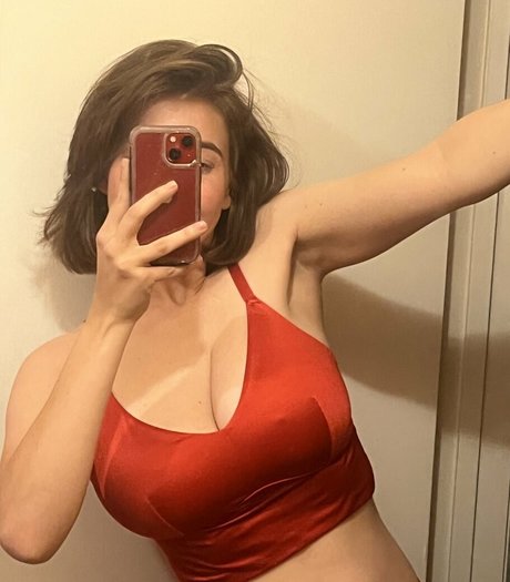 MeganBitchell model best picture