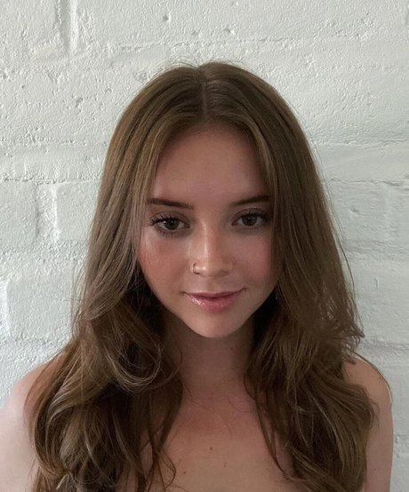 chicks with dicks onlyfans nude pictures