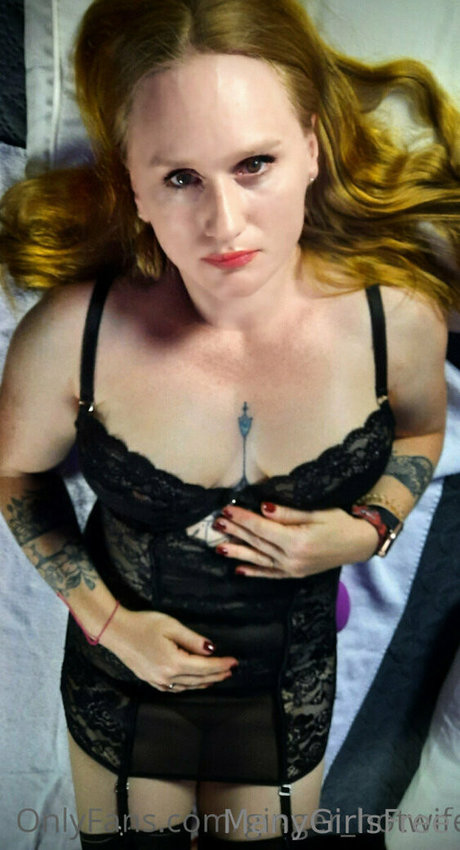 manygirlsfree erotic model pic