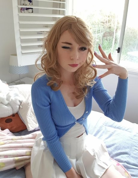 elefire the elf model pretty pics