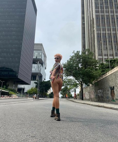 Bruna Linzmeyer nude actress picture