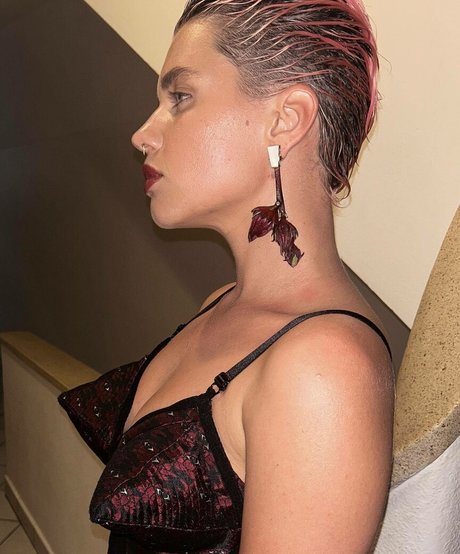 Bruna Linzmeyer star nude pictures