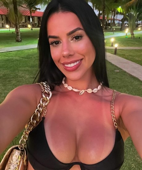 Larissa Tomasia star top galleries