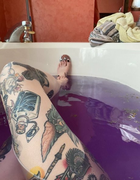 laineycat hot actress images