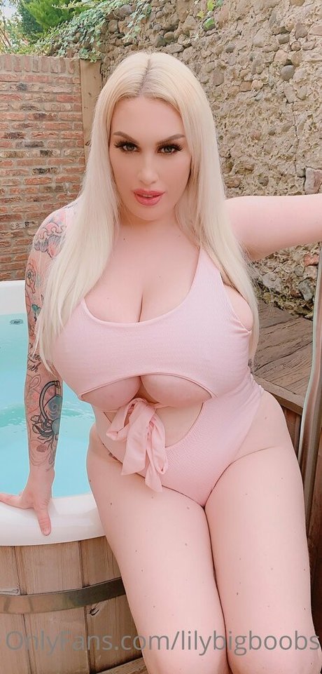 lilybigboobs sexy model archive
