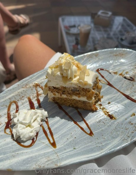 gracemooreslife model art pic