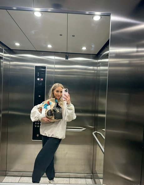 gracemooreslife sexy model img