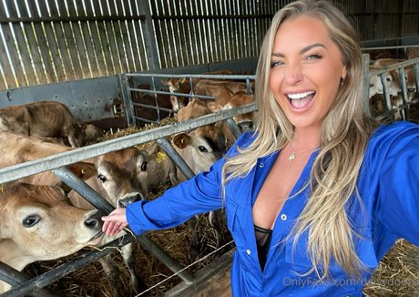 daisydootv pornstar sexy photos