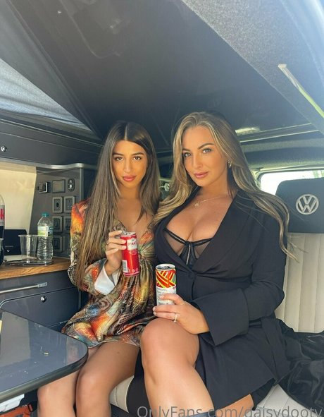 daisydootv sex model image