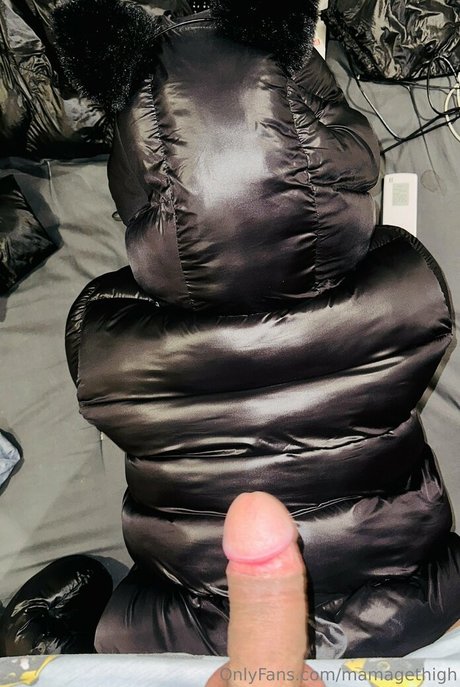 mamagethigh model top picture