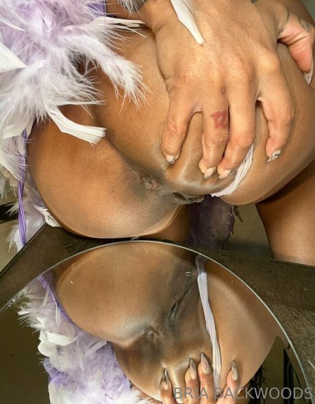 Briabackwoods porn model gallery