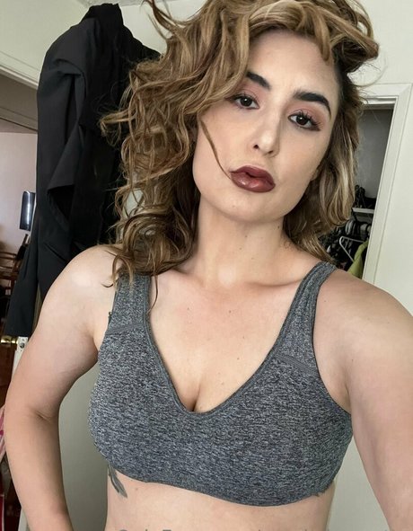 snarkybrunette pornstar gallery