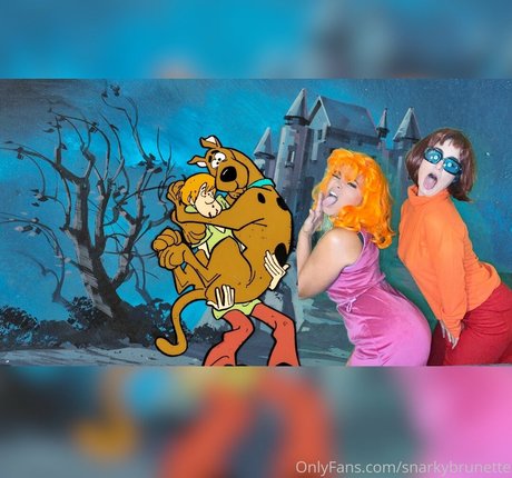 snarkybrunette model naked pictures