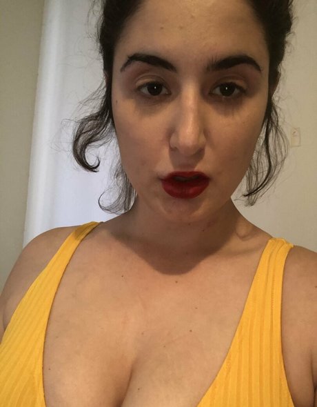 snarkybrunette model hot gallery