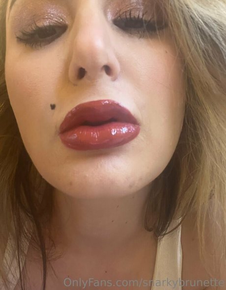 snarkybrunette pretty pornstar pic