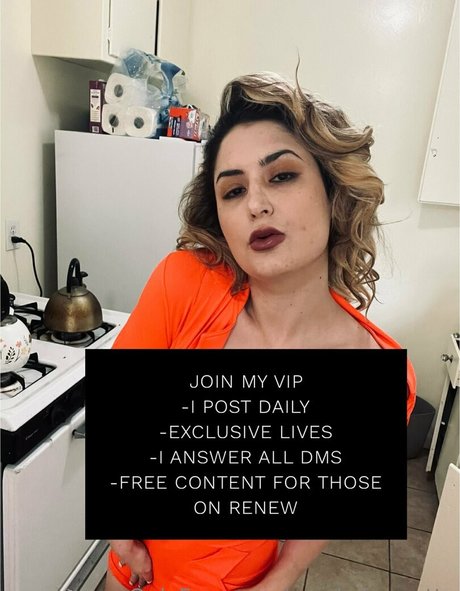 snarkybrunette nudes model gallery