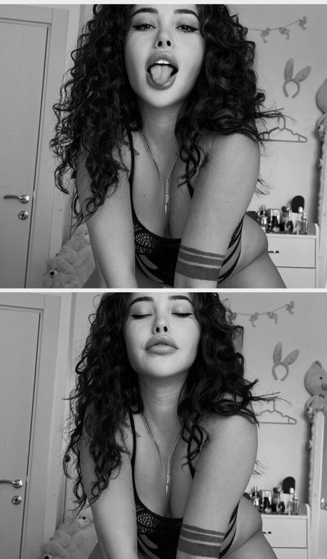 Cansu Bade Tas model best photo