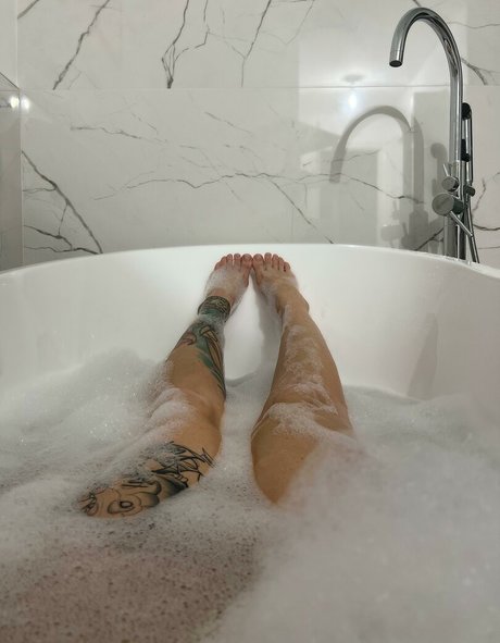 djcharcuterie model top pictures